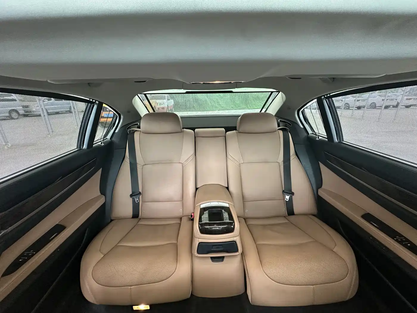 BMW 7 Series 2009 Model 740Li Leading Edition фото 9