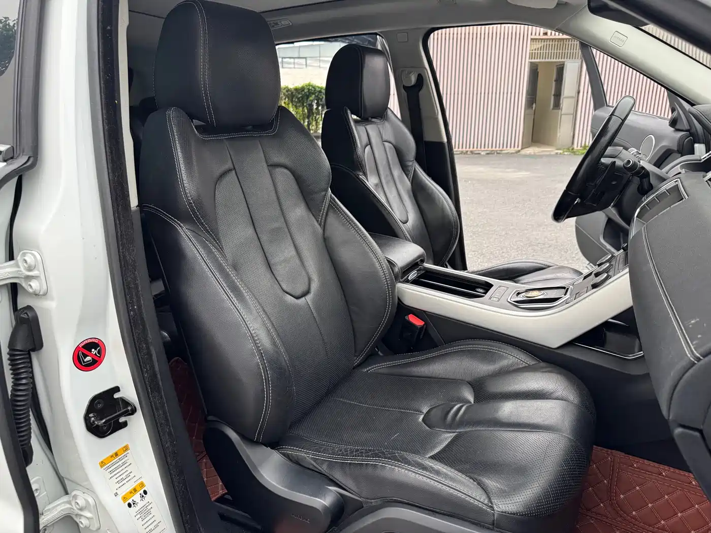 Land Rover Range Rover Evoque (Import) 2015 2.0T 5-door Dynamic Edition фото 12
