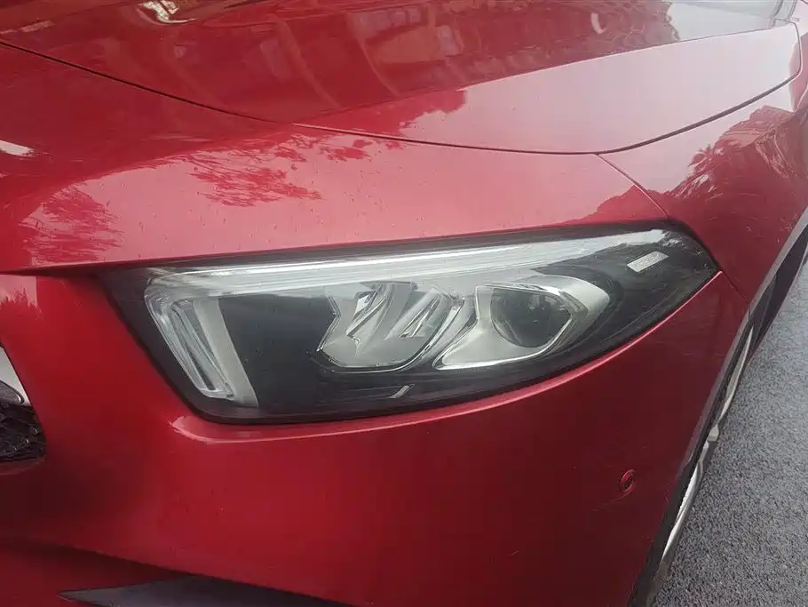 Mercedes-Benz A-Class 2019 Facelift A 200 L Sports Sedan фото 5