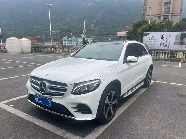 MERCEDES-BENZ GLC
