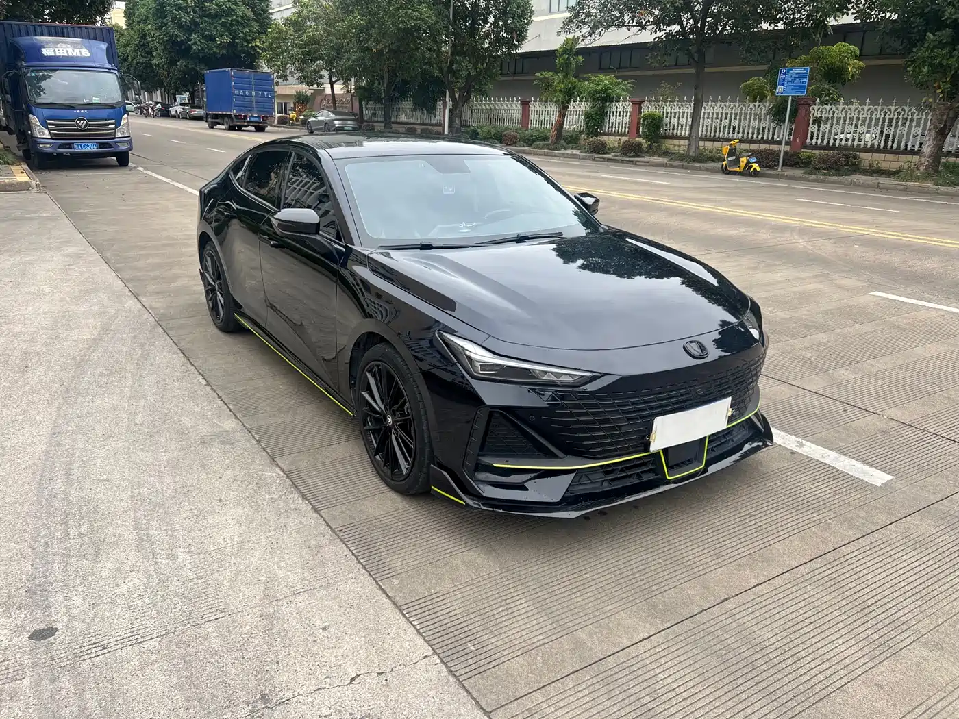 CHANGAN UNI-V