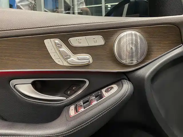 Mercedes-Benz GLC 2022 Model GLC 300 L 4MATIC Dynamic Edition — фото 4