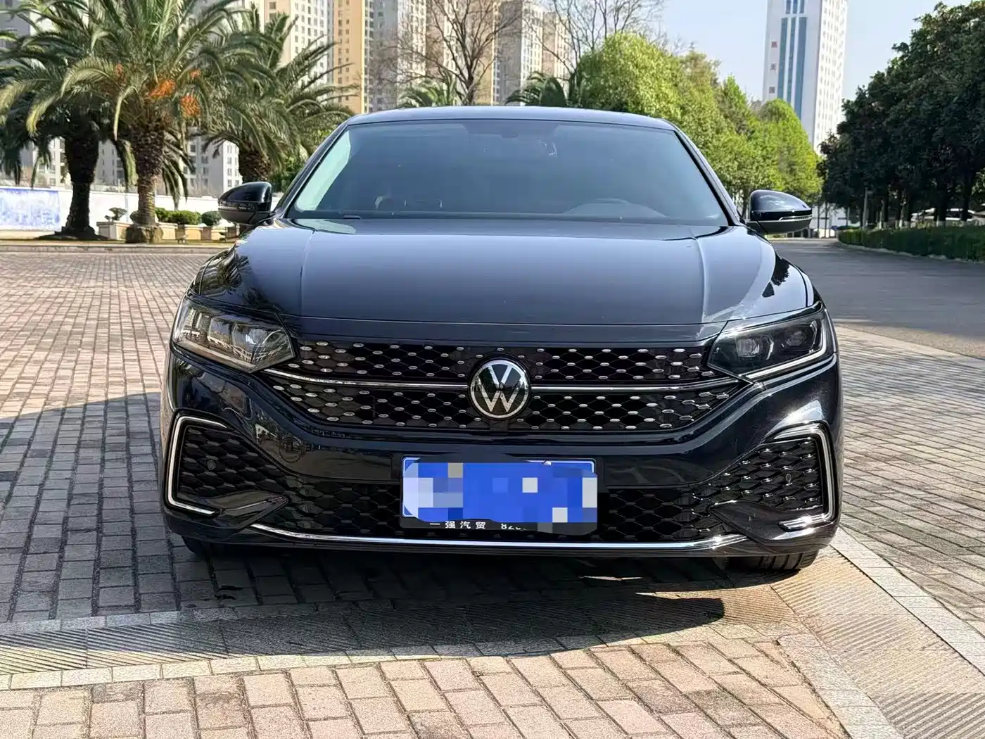 VOLKSWAGEN PASSAT 2024