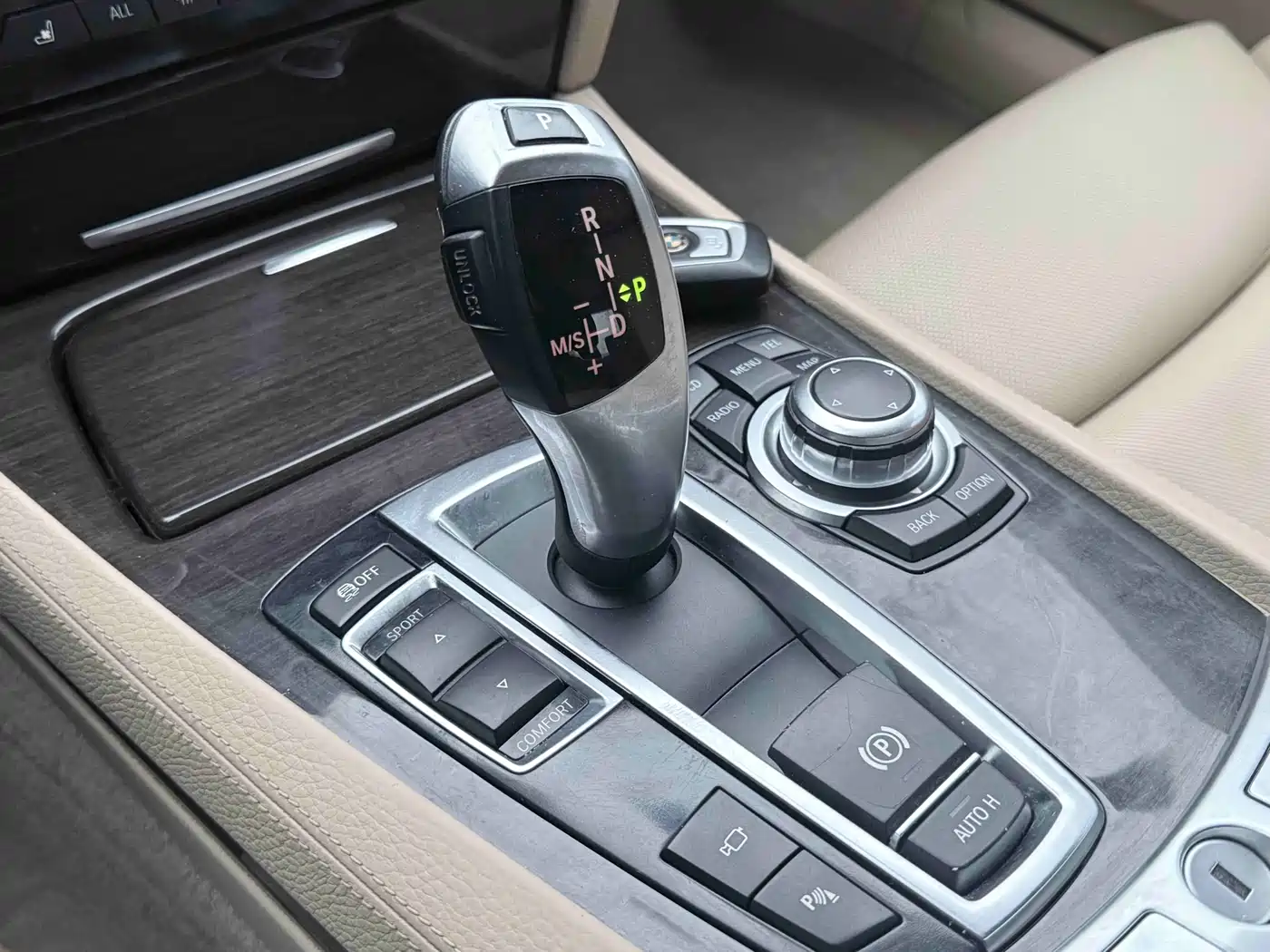 BMW 7 Series 2011 730Li Elegance фото 7