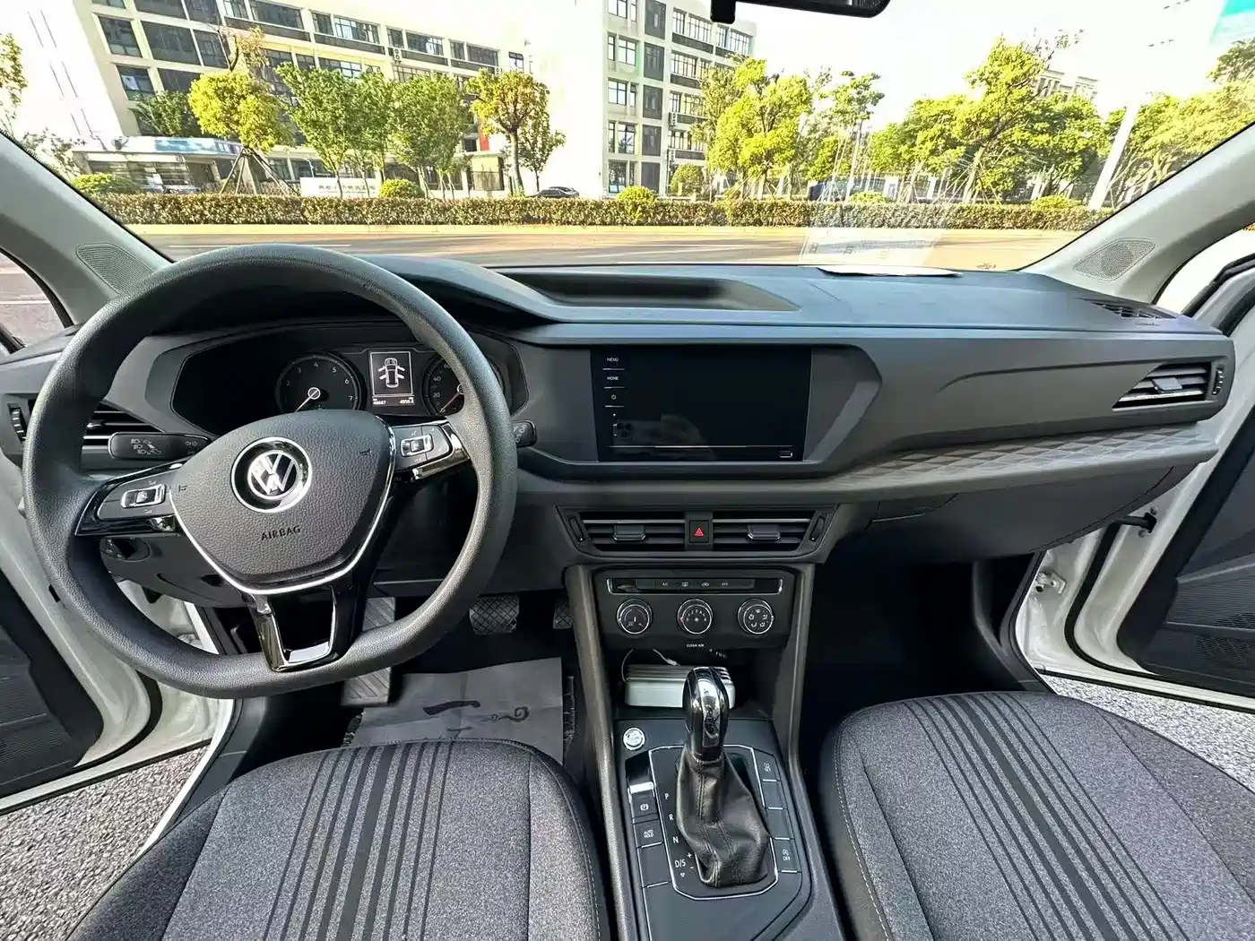 Volkswagen Tharu 2022 280TSI 2WD Trend фото 8