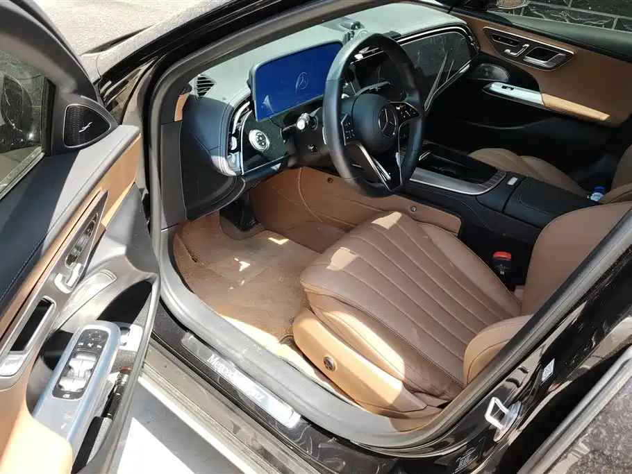 Mercedes-Benz E-Class 2024 Model E 300 L Luxury фото 9