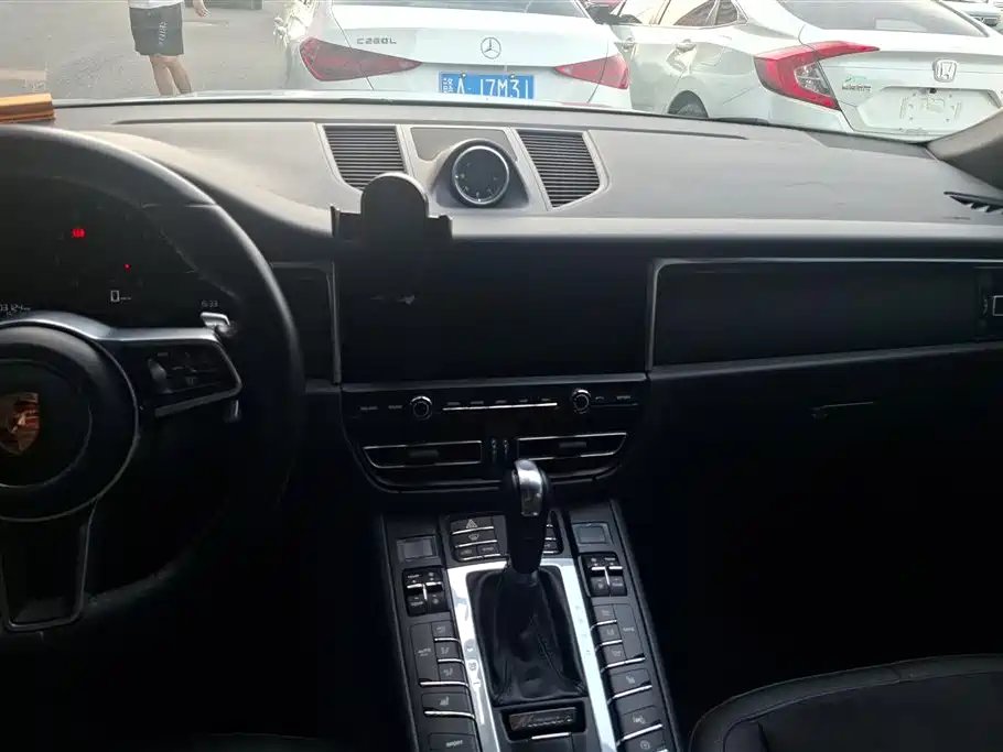 Porsche Macan 2018 Macan 2.0T фото 13