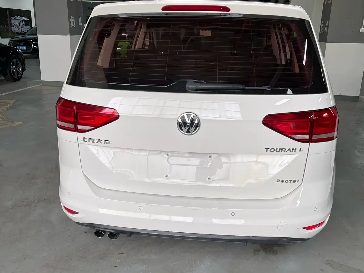 Volkswagen Touran 2018 Touran L 280TSI DSG Trendline 7-seater China V фото 8