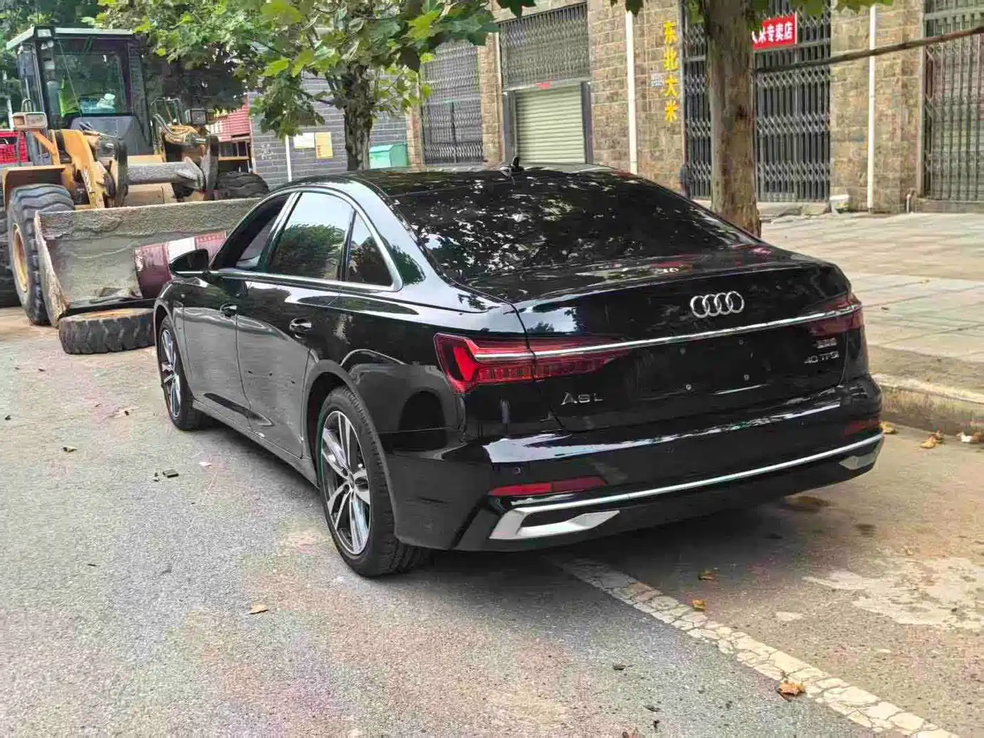 Фото 5 - Audi A6L