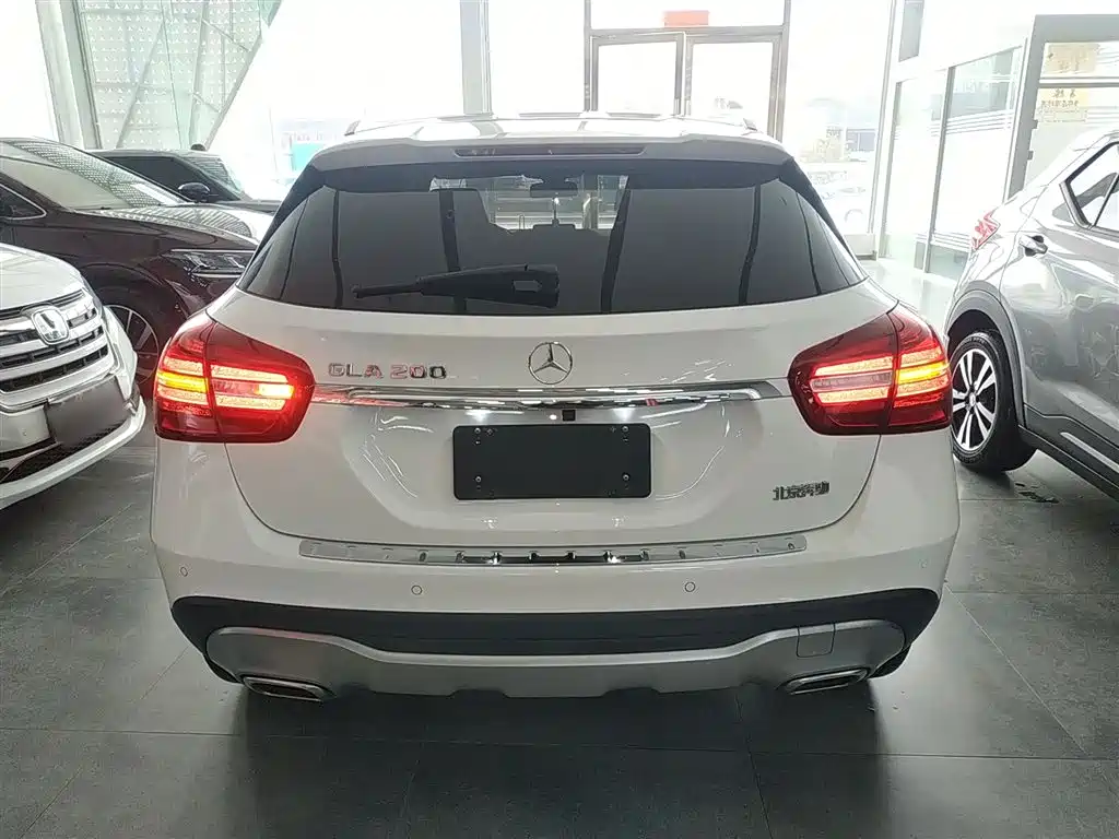 Mercedes-Benz GLA 2018 GLA 200 Fashion фото 22