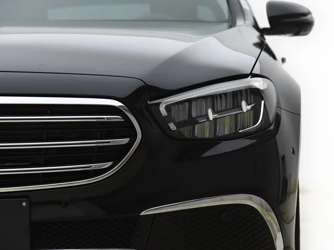 Mercedes-Benz E-Class 2023 Facelift E 300 L Luxury фото 2