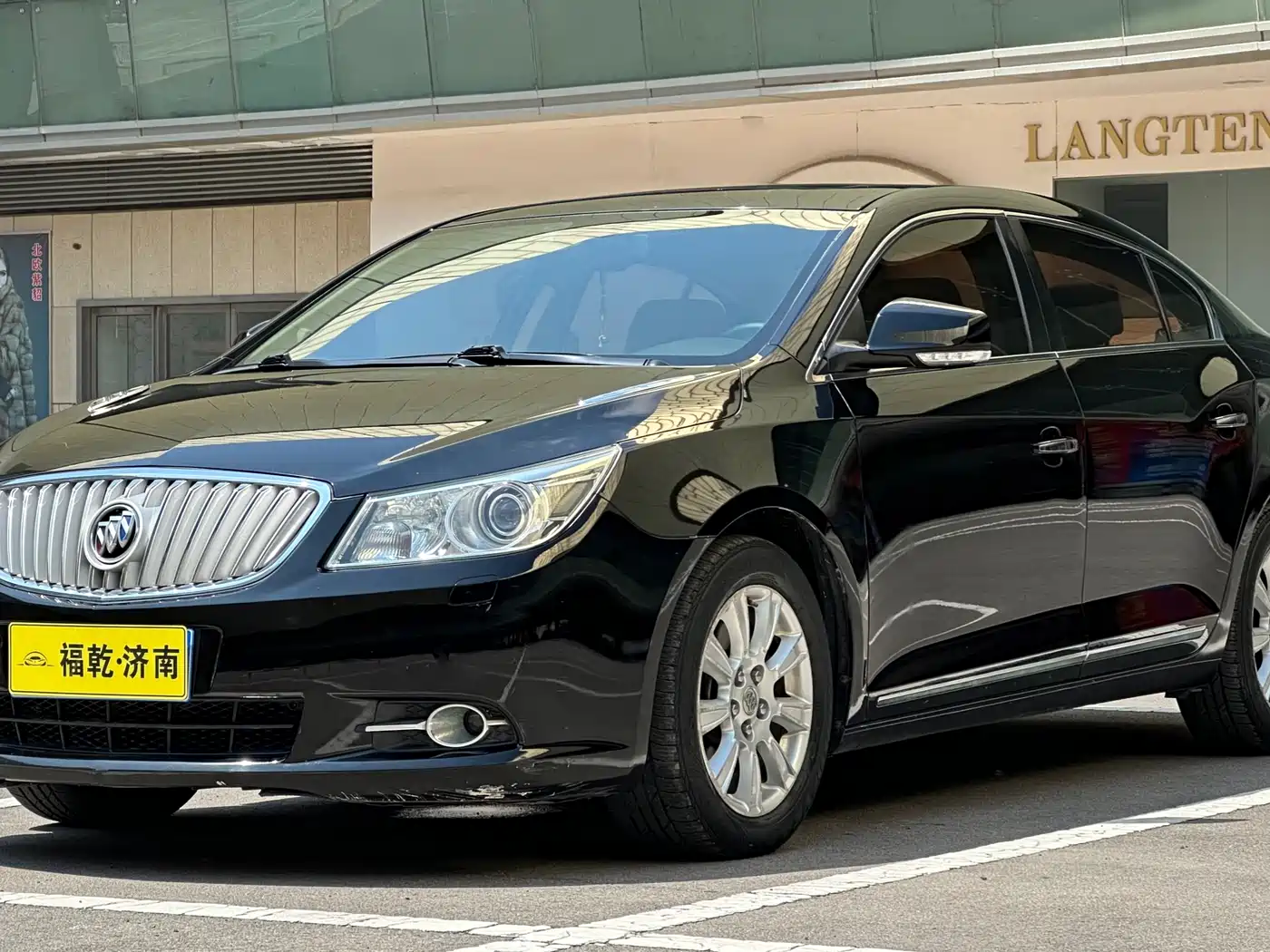 Buick LaCrosse 2011 2.4L SIDI Luxury Edition