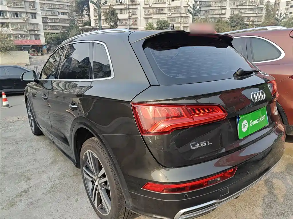 Audi Q5L 2020 Facelift 40 TFSI Honor Fashion фото 5