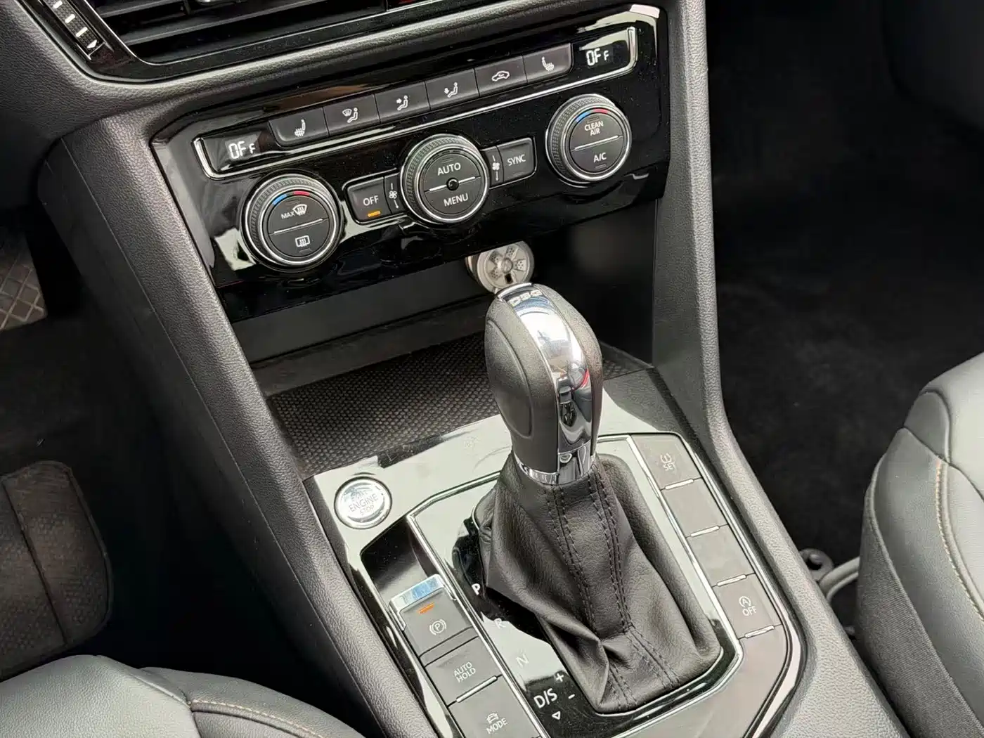 Volkswagen Tharu 2020 280TSI 2WD Luxury Edition China VI фото 12