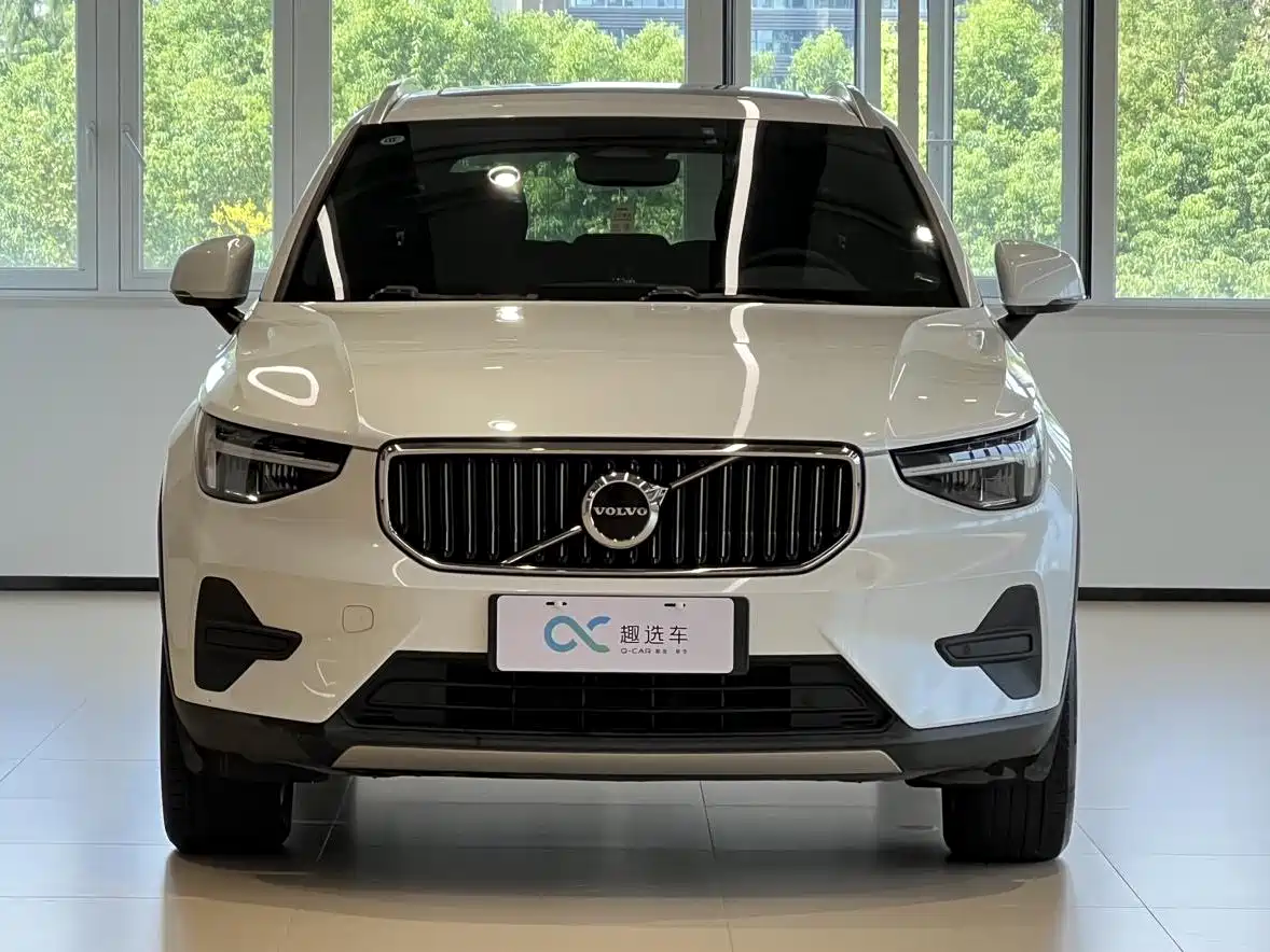 2024 Volvo XC40