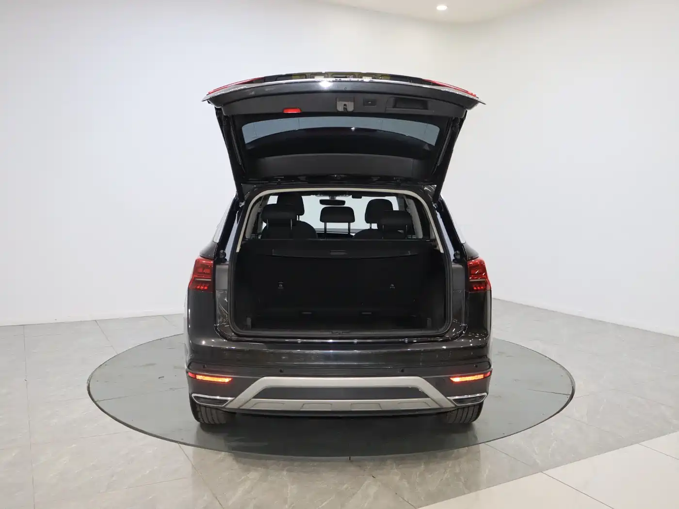 Volkswagen Tayron 2021 330TSI 2WD 30th Anniversary Edition фото 10