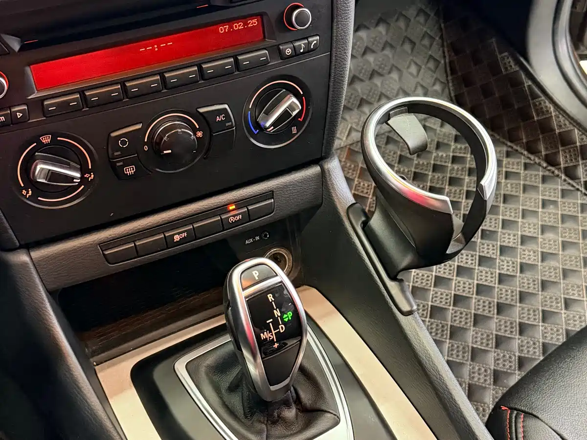 BMW X1 2014 sDrive18i Fashion Edition фото 13