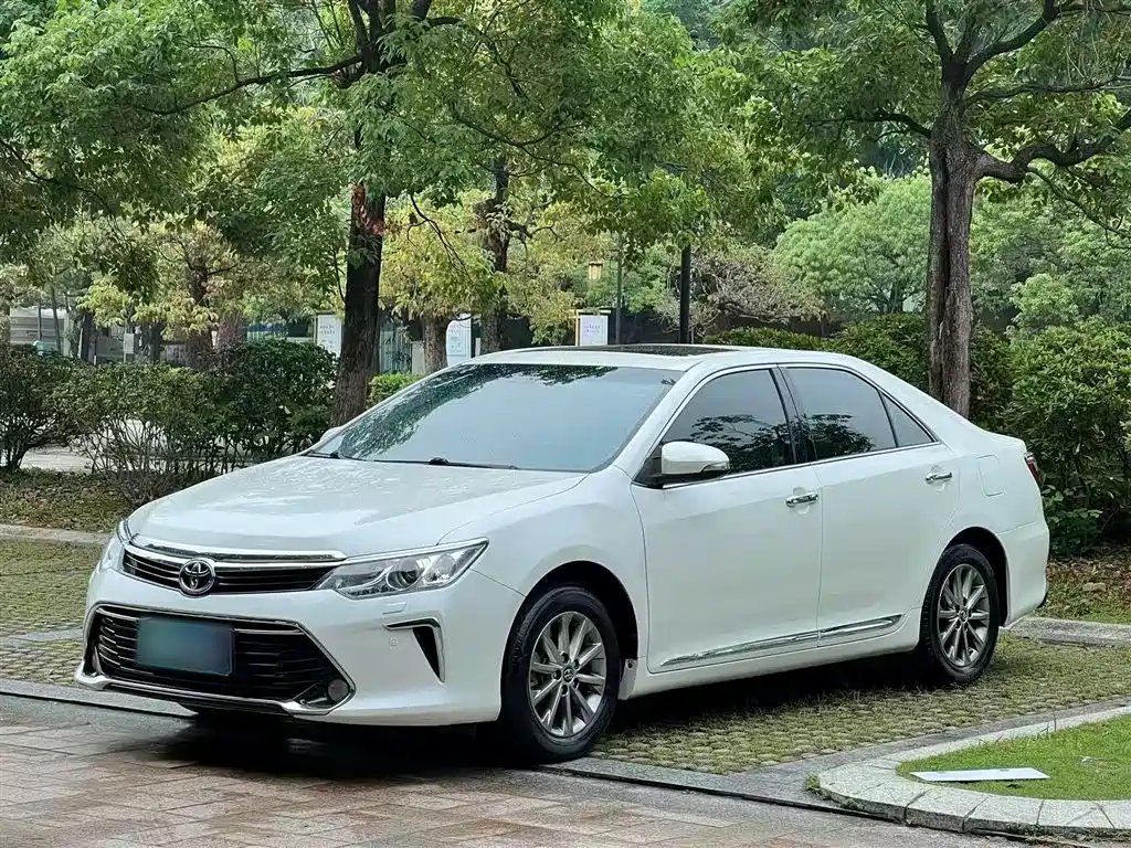 Toyota Camry 2016 2.0G 10th Anniversary Luxury Edition