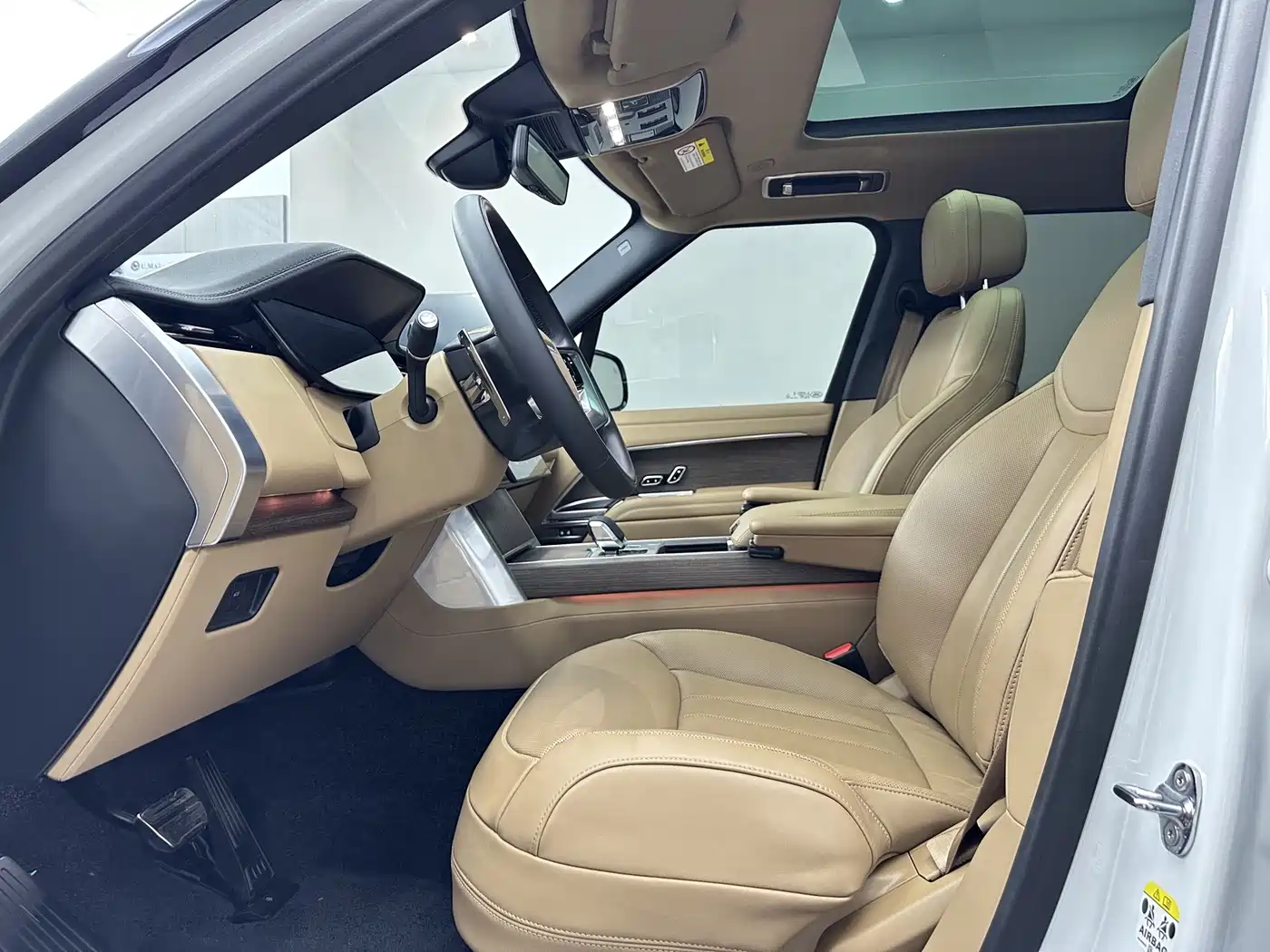 Land Rover Range Rover 2025 2025 3.0 L6 400PS Flourishing Era Extended Wheelbase 7-Seater
