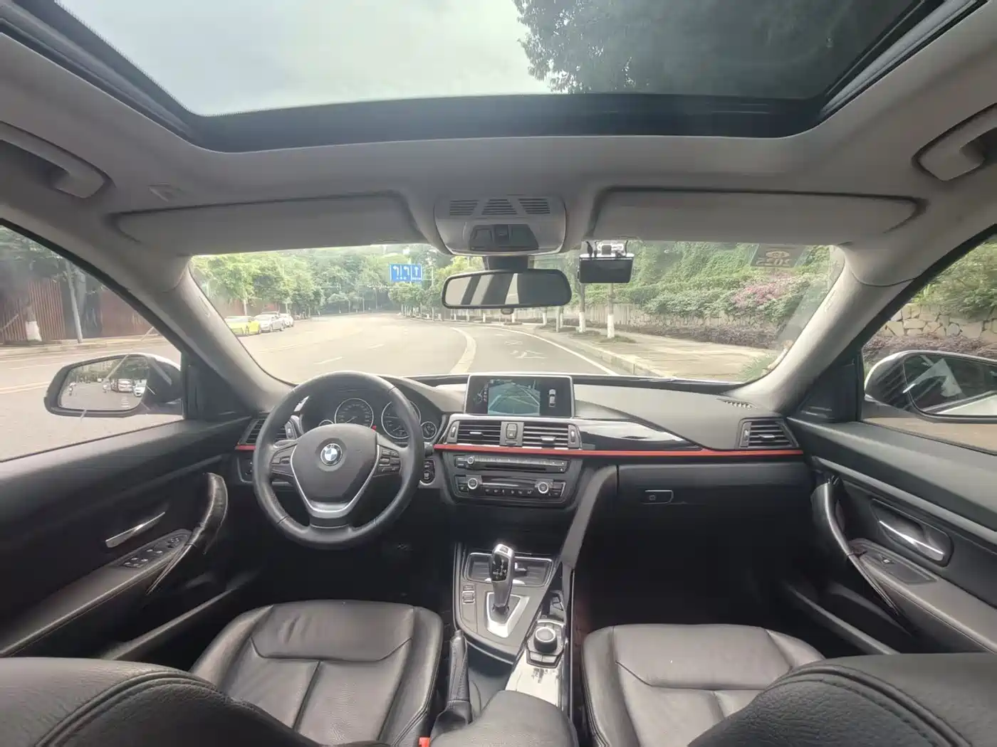 BMW 3 Series GT 2013 Model 320i Leading фото 7