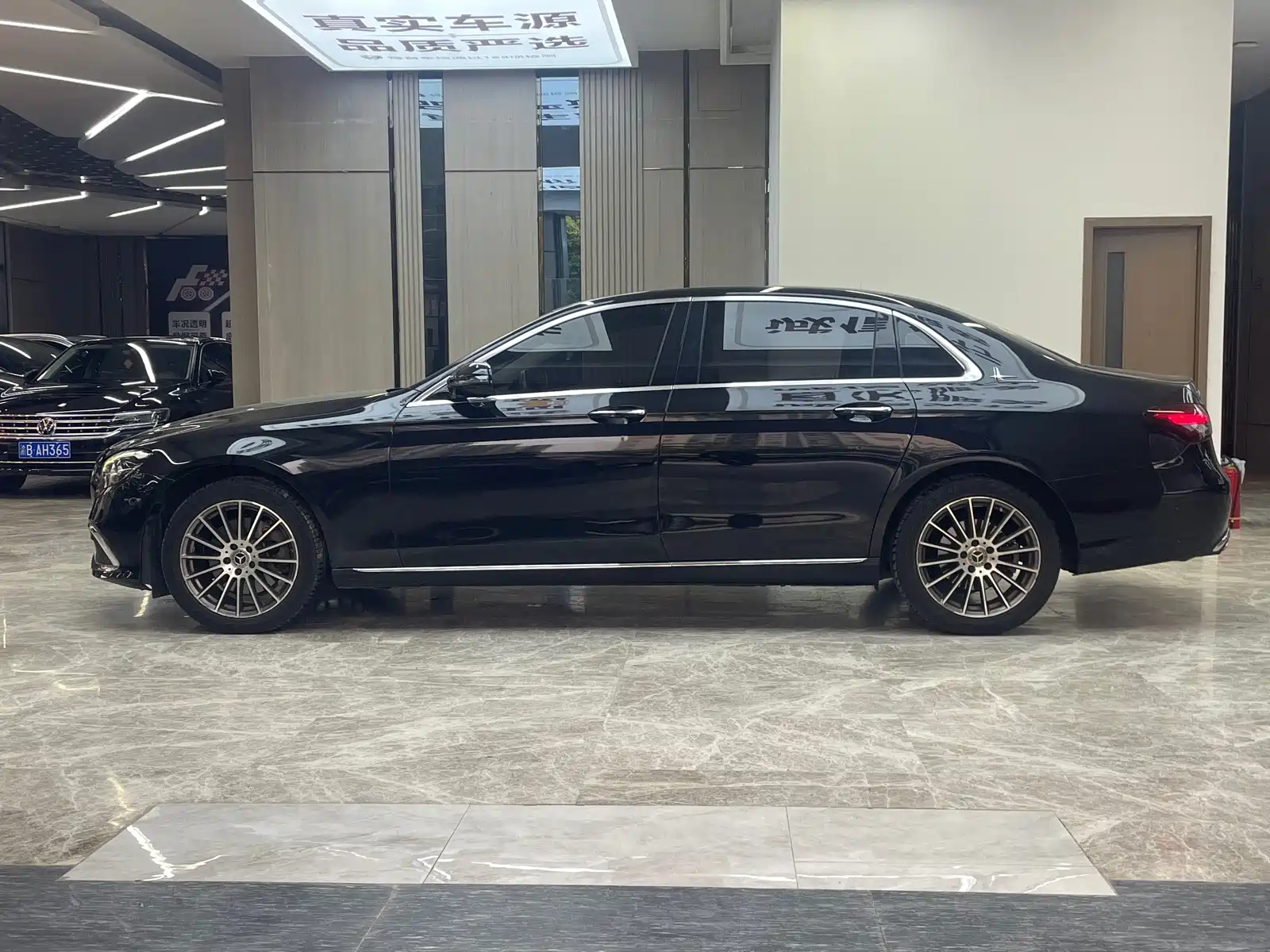 صورة 4 - Mercedes-Benz E-Class