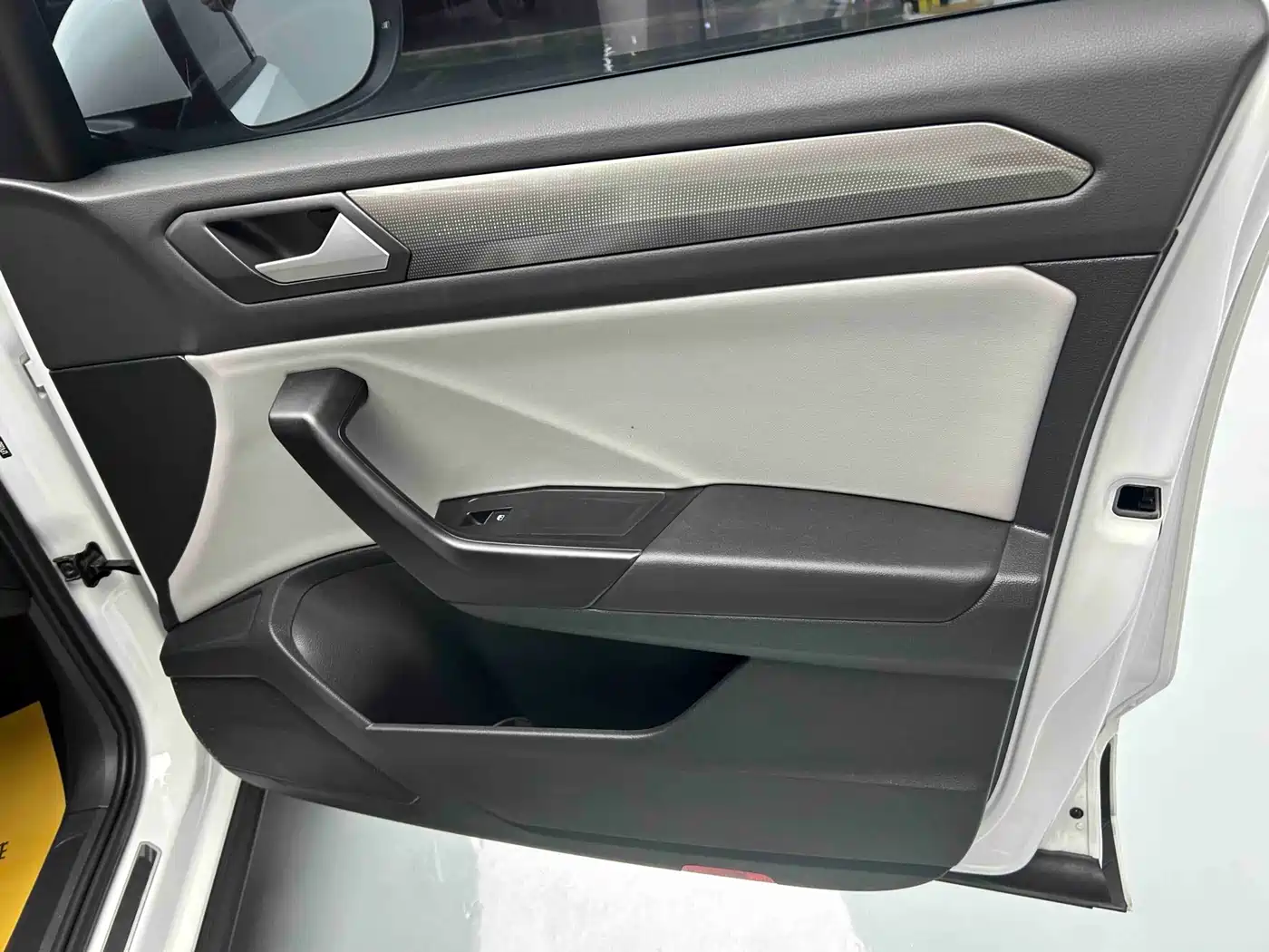 Volkswagen T-ROC 2023 300TSI DSG 2WD Dawn Edition фото 14