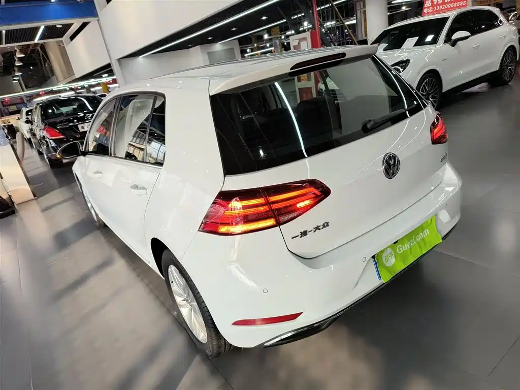 Volkswagen Golf 2018 1.6L Automatic Comfort фото 5