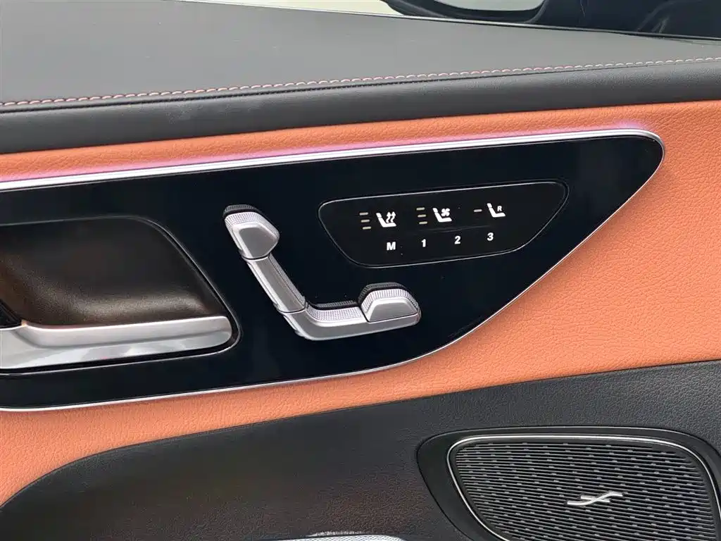 Mercedes-Benz GLC 2024 GLC 260 L 4MATIC Luxury 5-seater фото 8