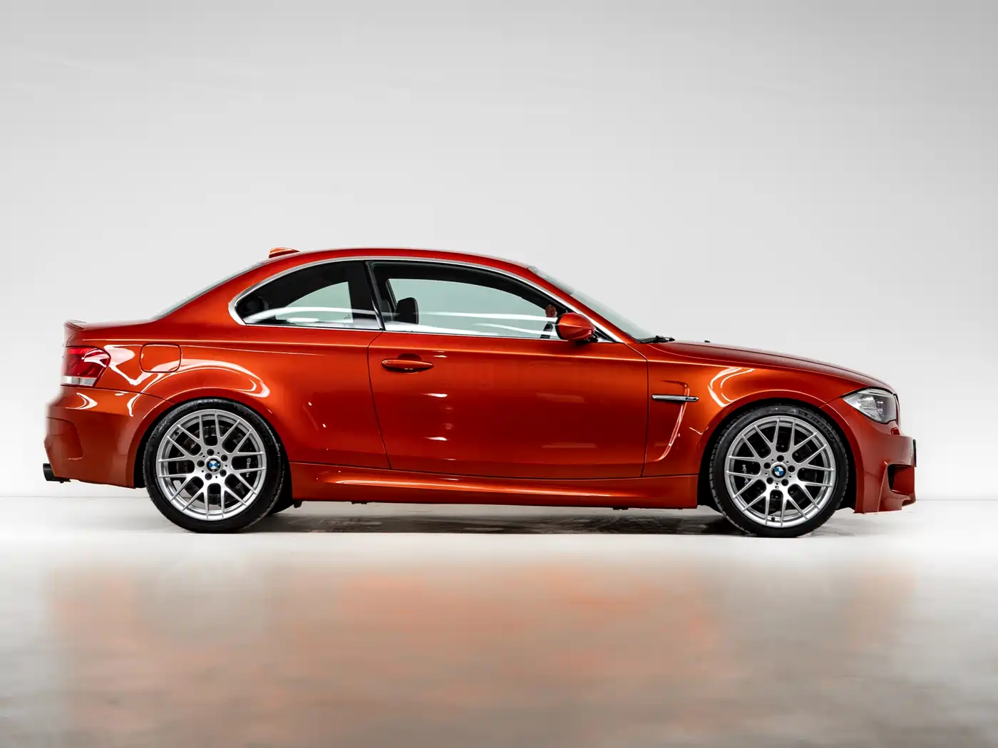 BMW 1 Series M 2011 1M Coupe фото 2