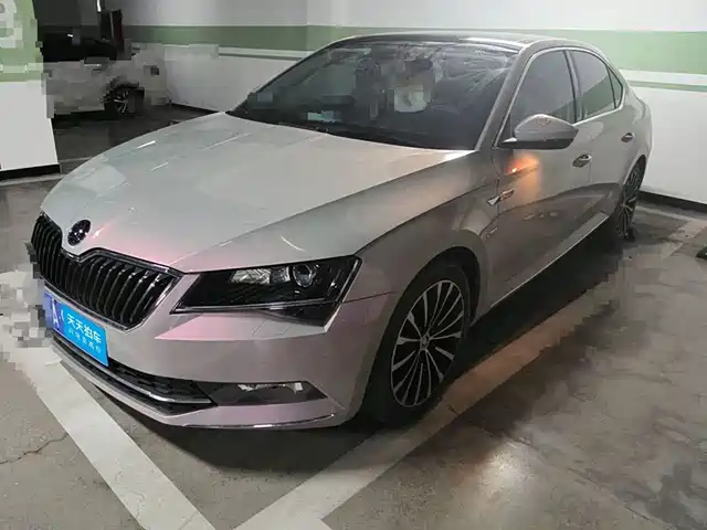Škoda Superb 2016 TSI330 DSG Smart Edition — фото 1