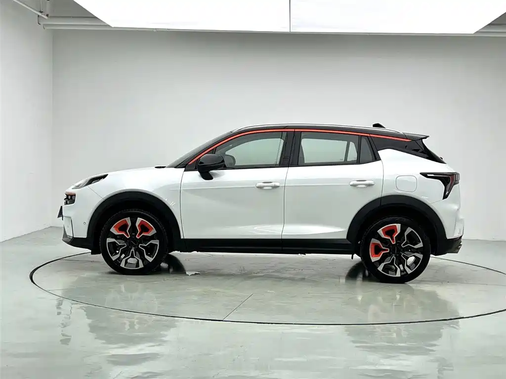 Lynk & Co 06 2020 1.5T Halo фото 4