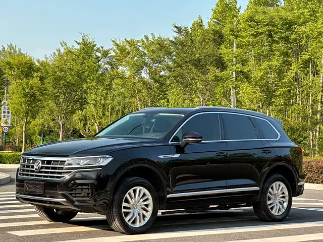 VOLKSWAGEN TOUAREG