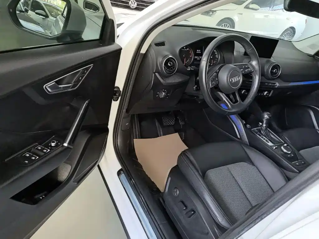 Фото 16 - Audi Q2L