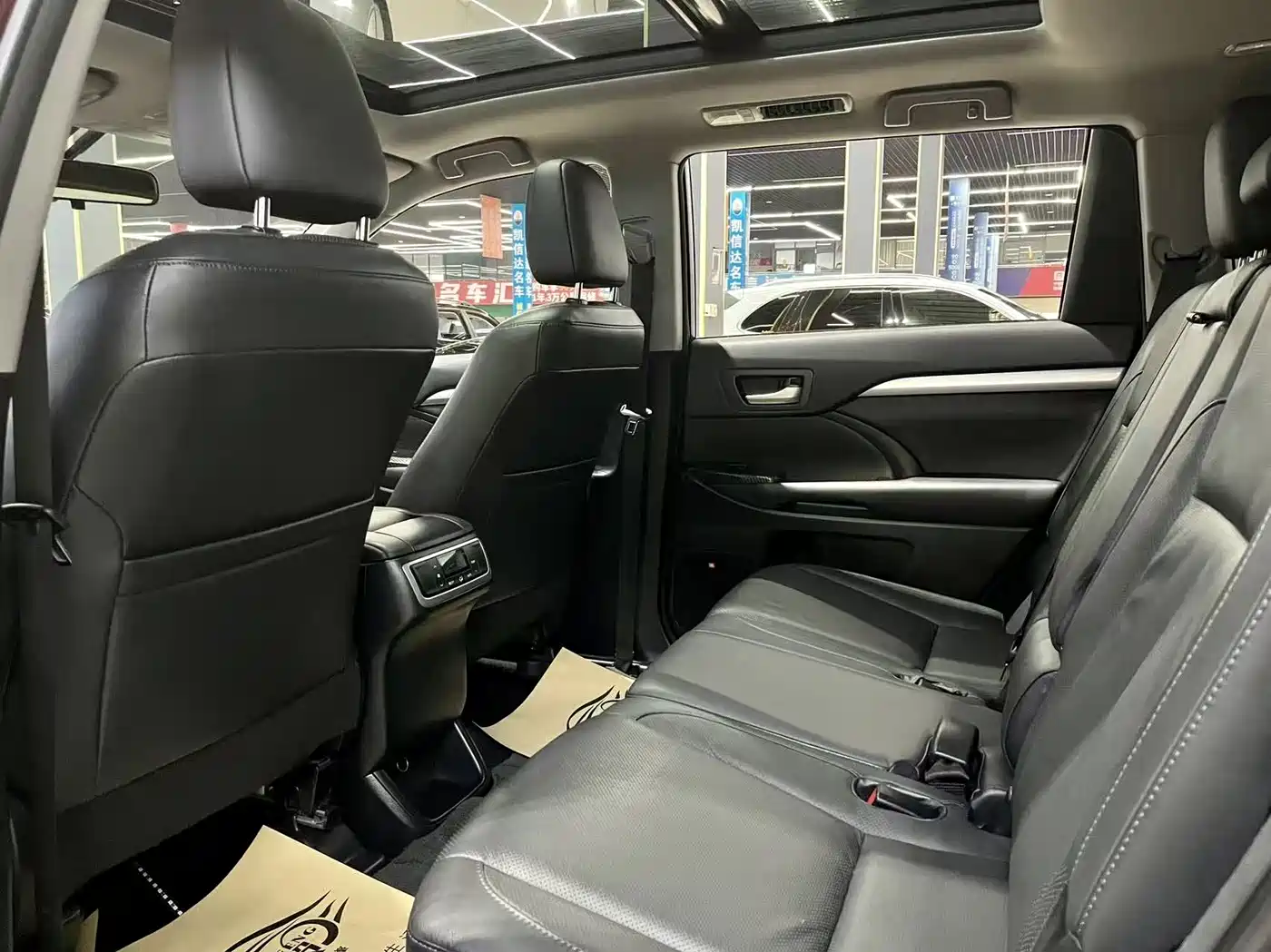 Toyota Highlander 2017 2.0T 2WD Premium 7-Seater фото 12
