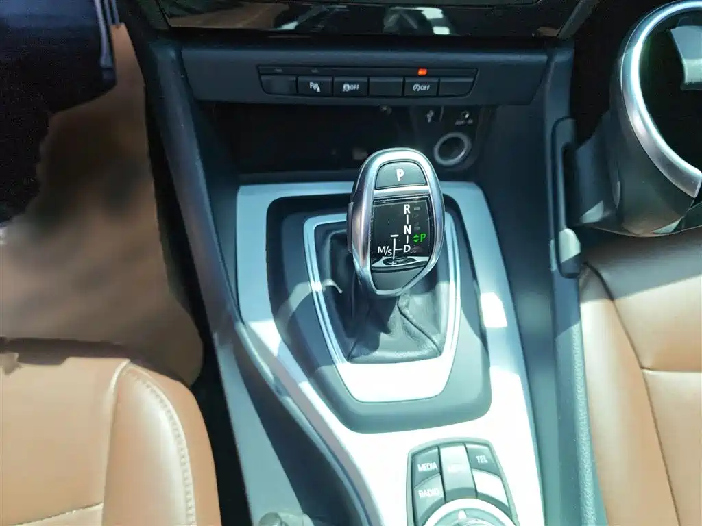 BMW X1 2014 sDrive18i Leading Edition фото 17