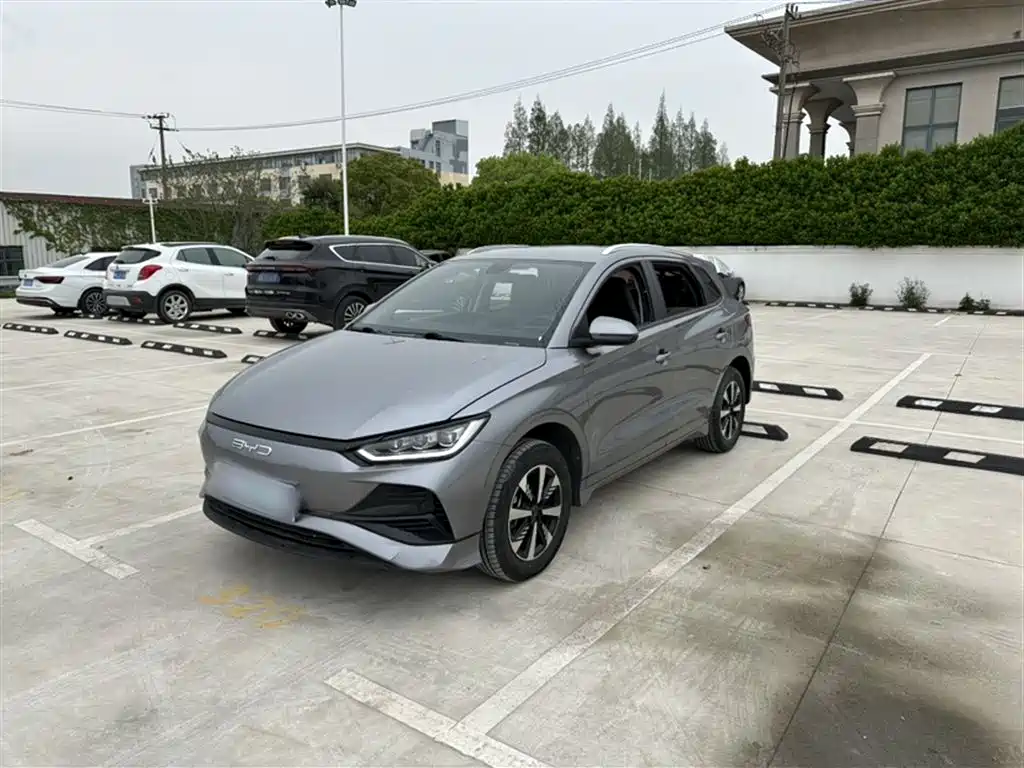 BYD E2