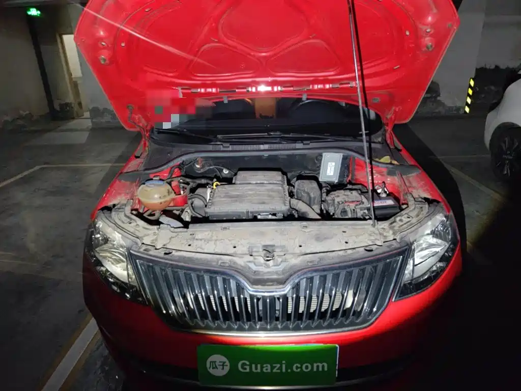 Škoda Skoda Rapid Spaceback 2018 1.6L Automatic Comfort фото 11
