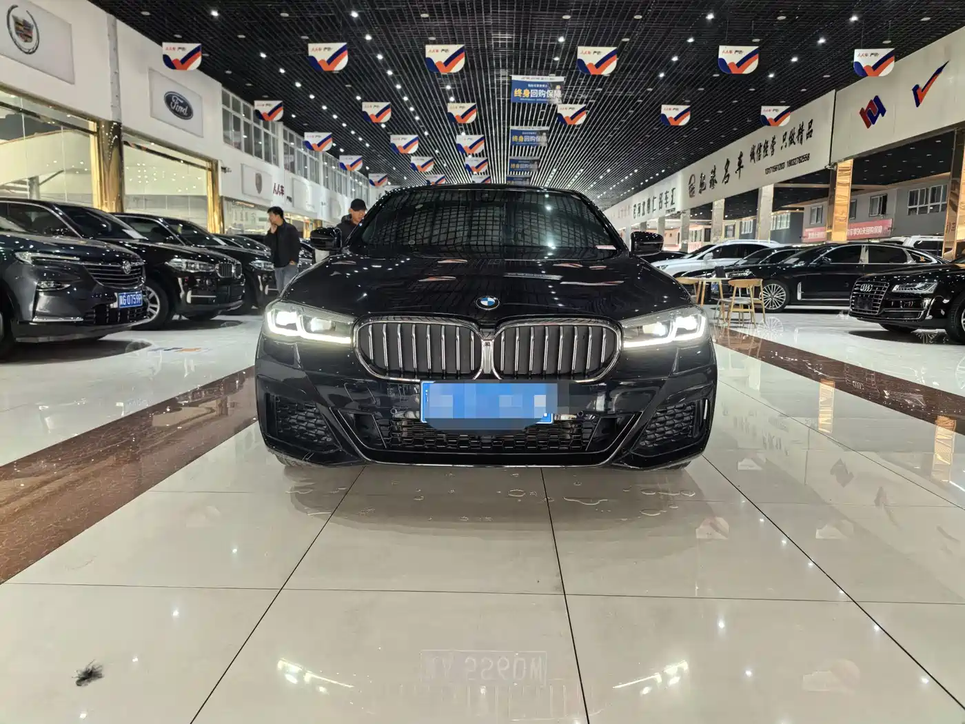 BMW 5 Series 2023 Facelift 530Li Leading M Sport Package фото 2