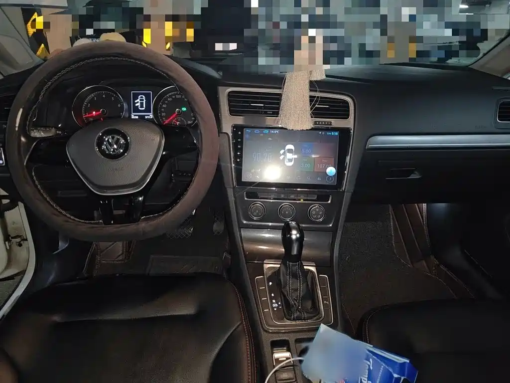 Volkswagen Golf 2017 230TSI Auto Comfort Millionth Anniversary Edition фото 13