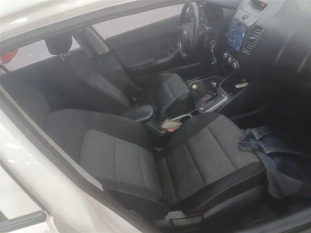 Kia K3 2016 1.6L Automatic GL фото 4