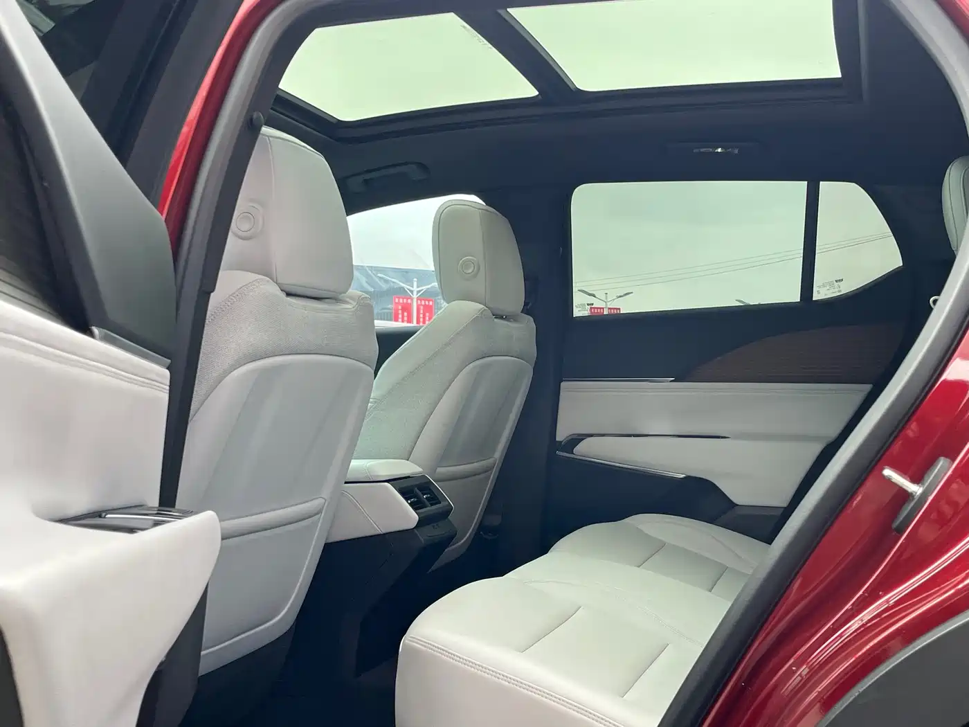 Cadillac GT4 2023 25T Trend Edition фото 6