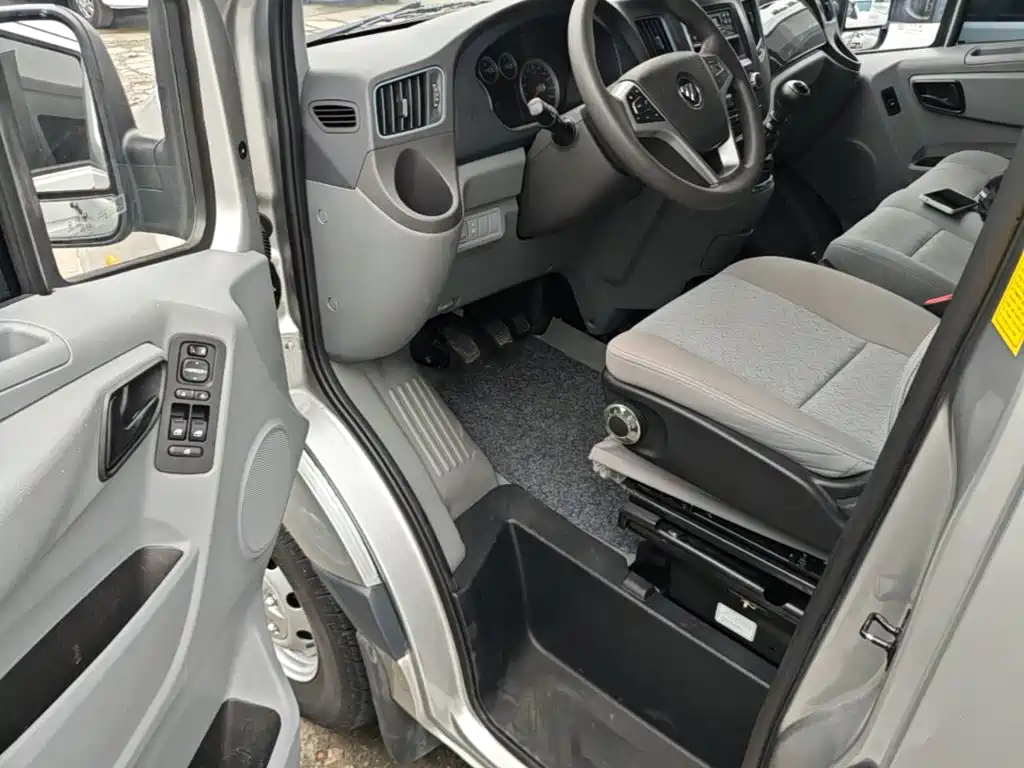 Foton Tuyano 2024 2024 Lucky Elephant Multi-purpose 2.0T Manual Long Wheelbase Medium Roof Single Rear Tire 5/6/7/9-seater