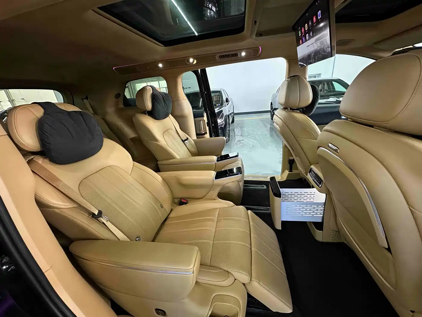 Voyah Auto Voyah Dreamer 2025 Model PHEV 4WD Premium QianKun Edition фото 10