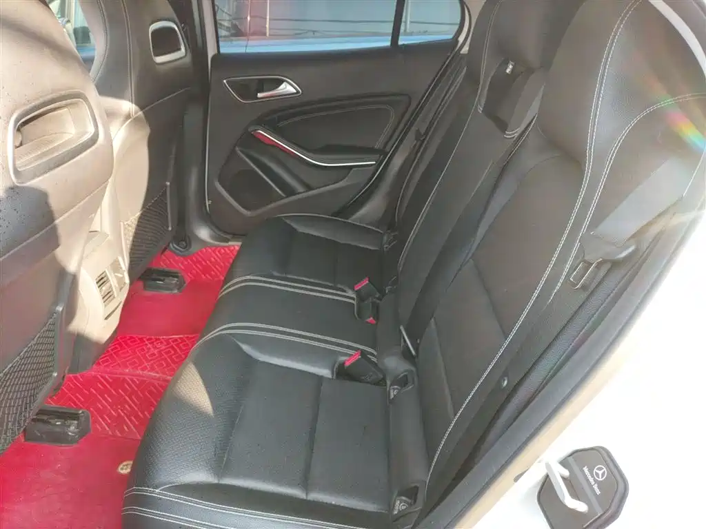 Mercedes-Benz GLA 2016 GLA 220 4MATIC Fashion фото 13