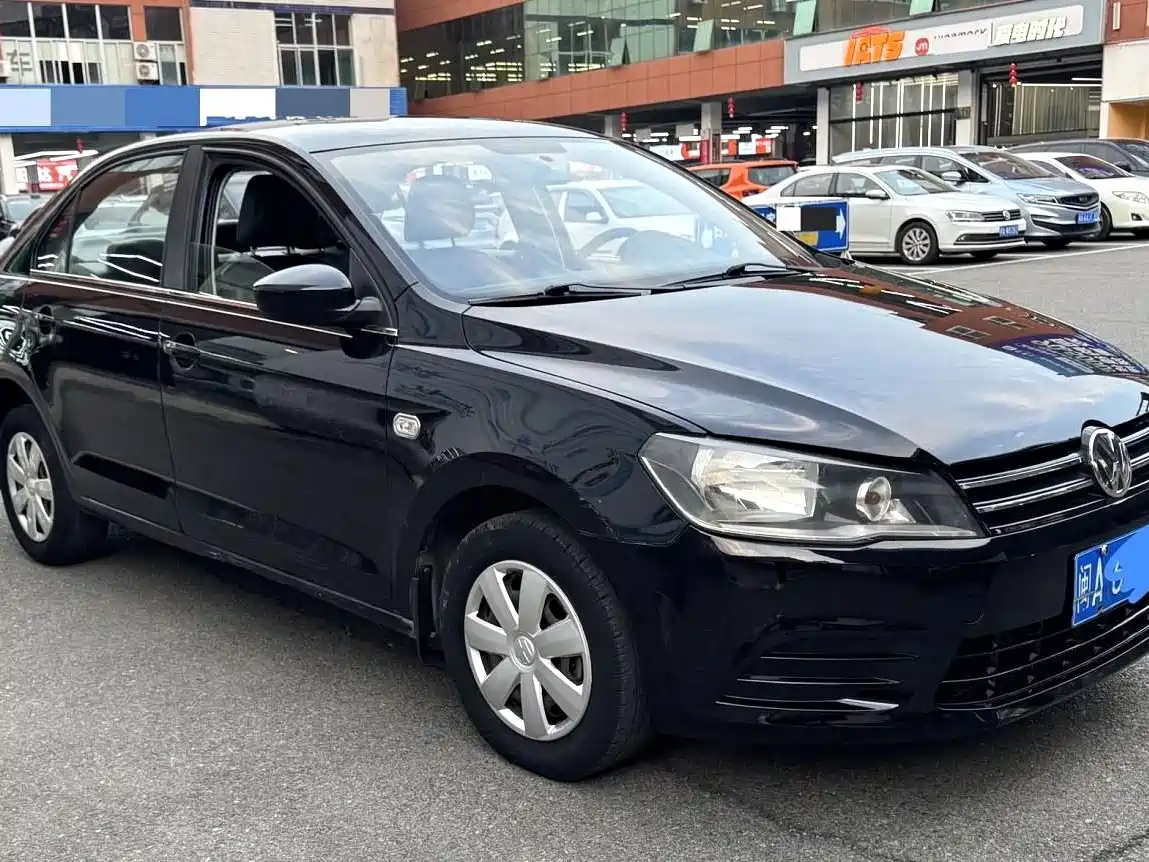 Volkswagen Jetta 2015 1.6L Auto Trend фото 3