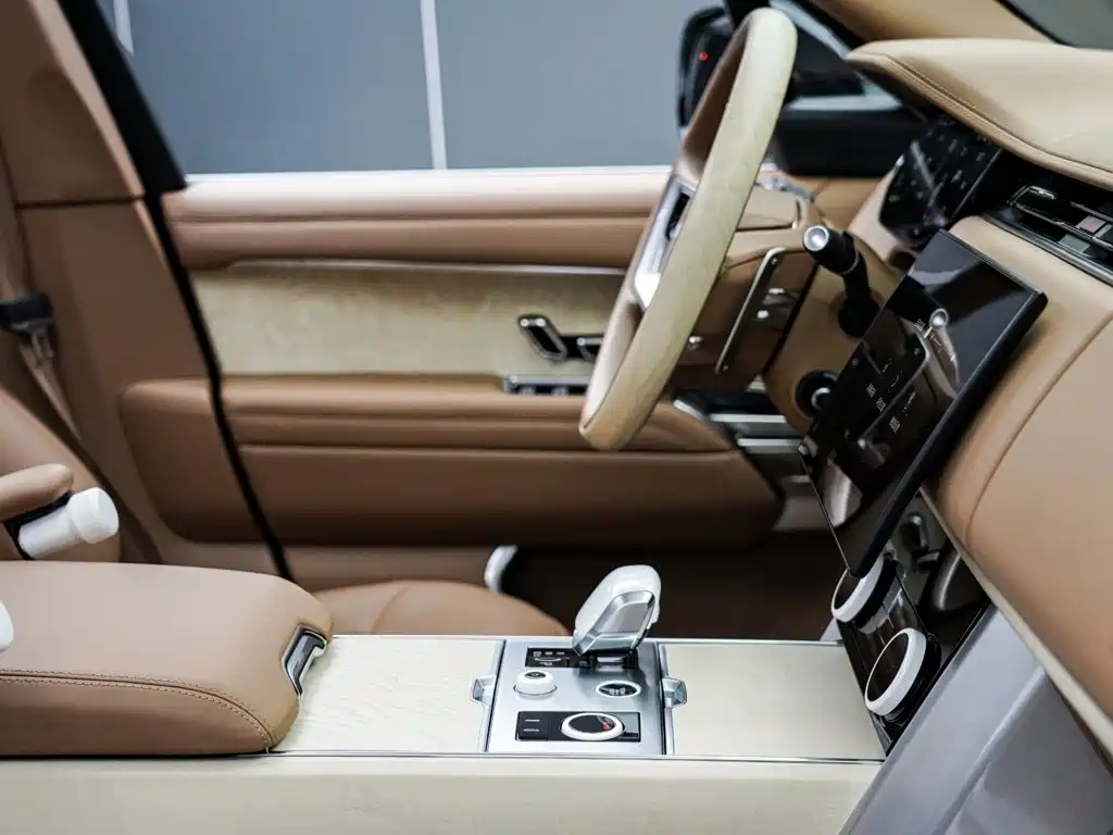 Photo 18 - Land Rover Range Rover
