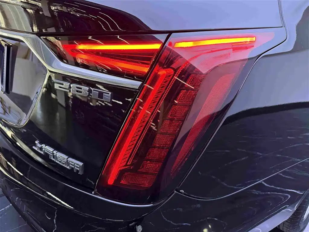 Фото 19 - Cadillac CT6