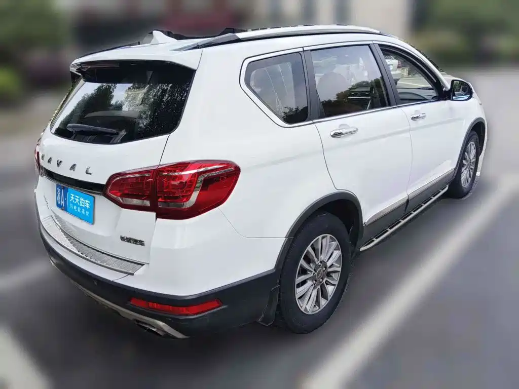 Photo 2 - Haval H6
