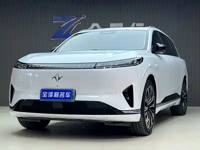 Dongfeng eπ008