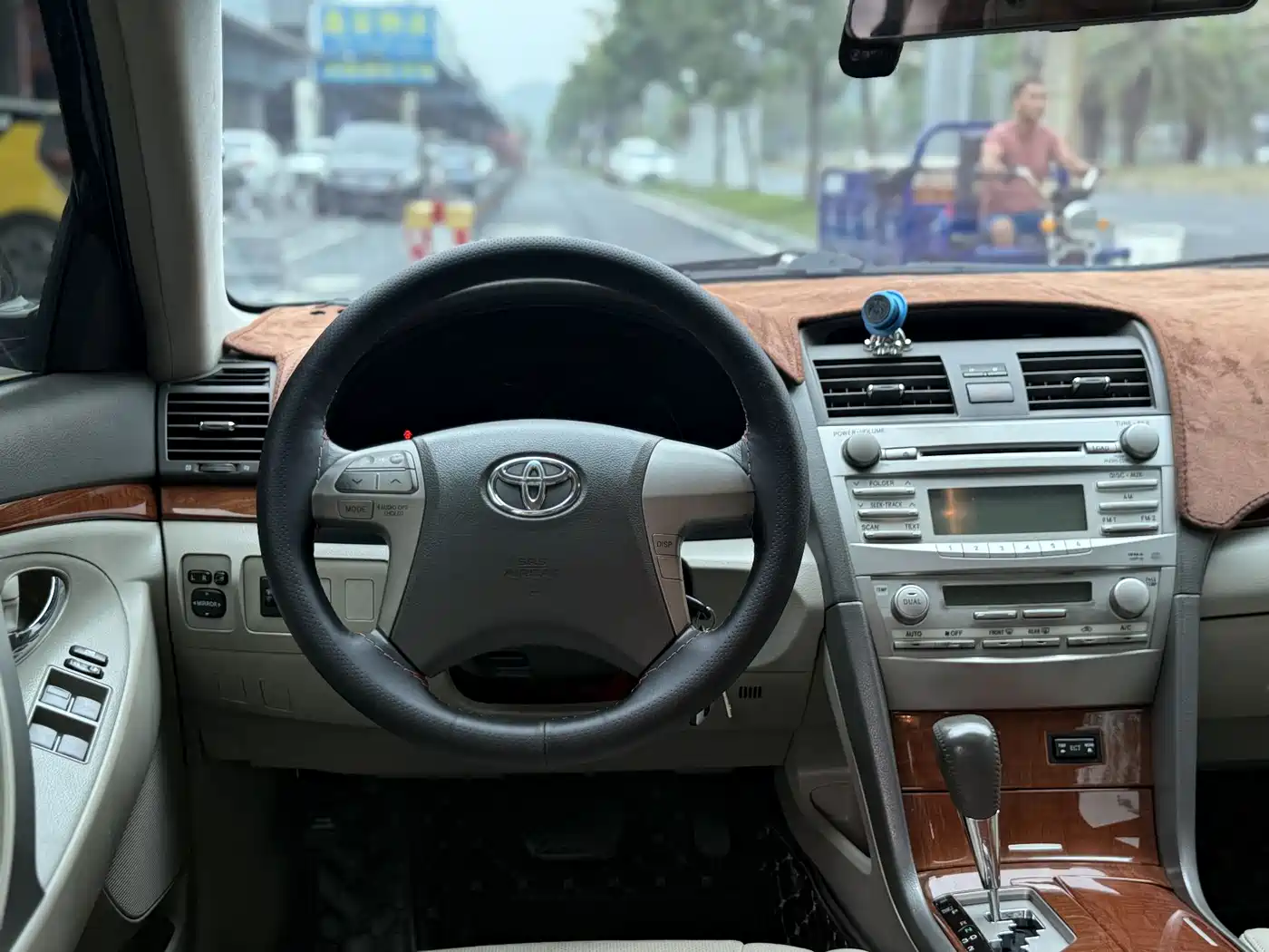 Toyota Camry 2013 200G Classic Luxury Edition фото 14